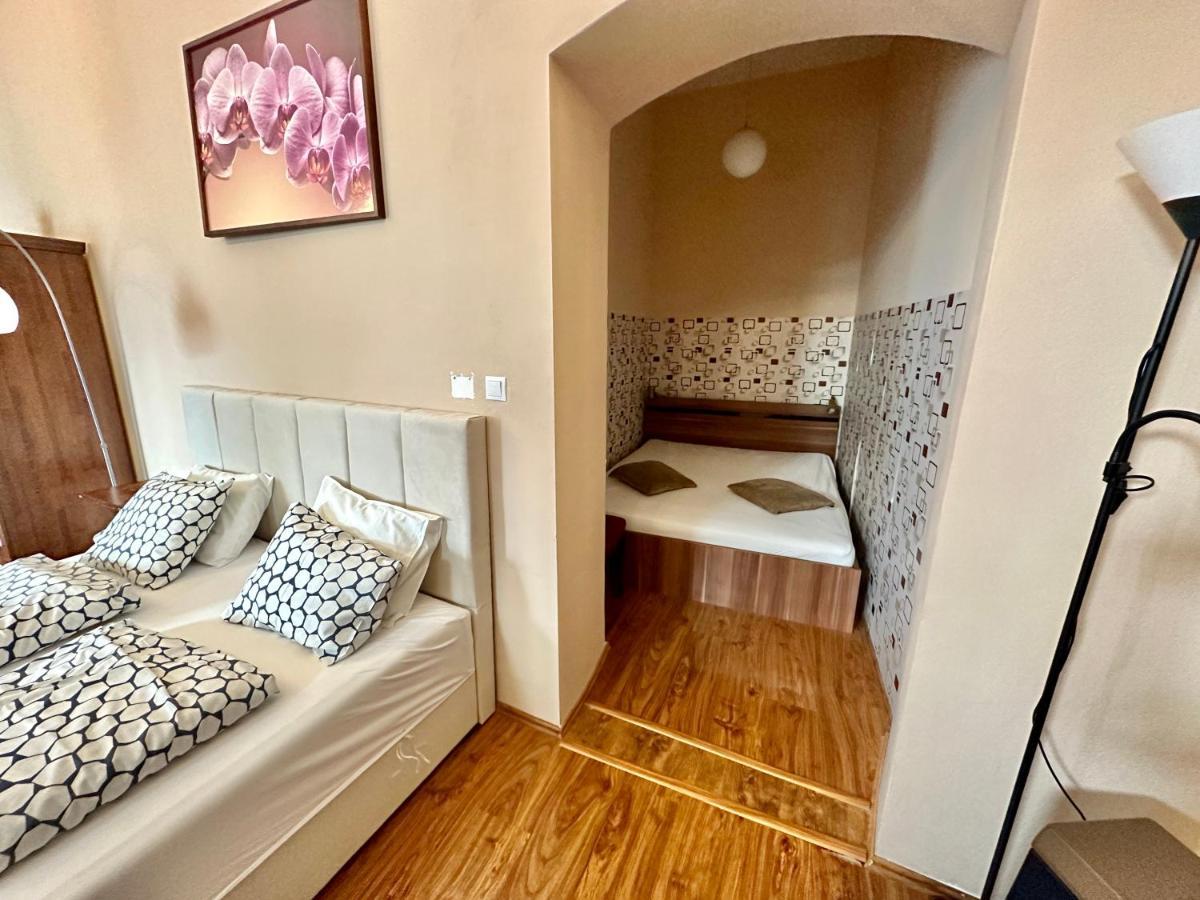 Home Away Main Square Apartment ポプラト エクステリア 写真
