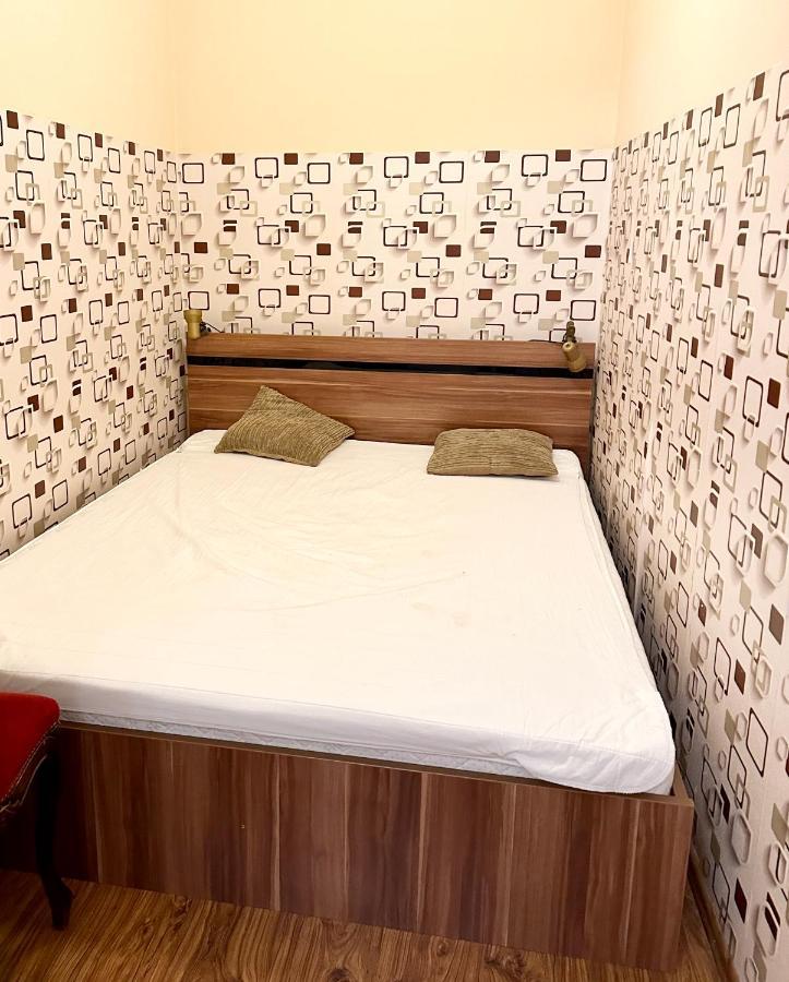 Home Away Main Square Apartment ポプラト エクステリア 写真
