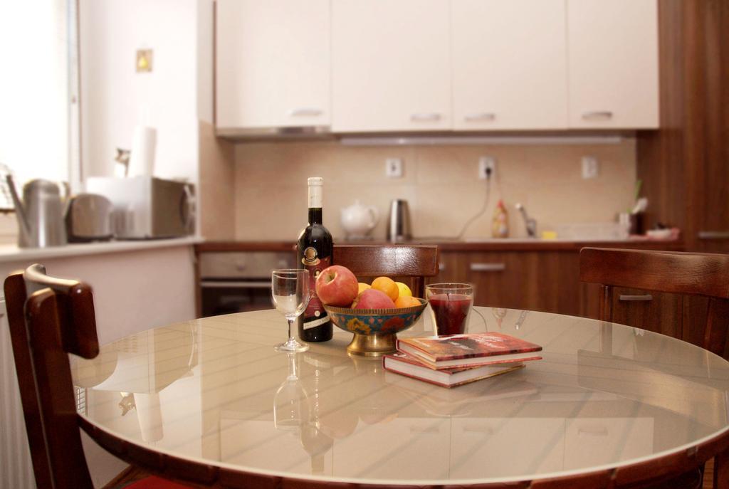 Home Away Main Square Apartment ポプラト エクステリア 写真