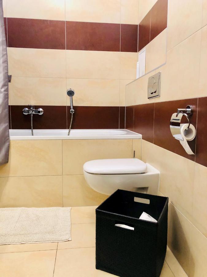 Home Away Main Square Apartment ポプラト エクステリア 写真